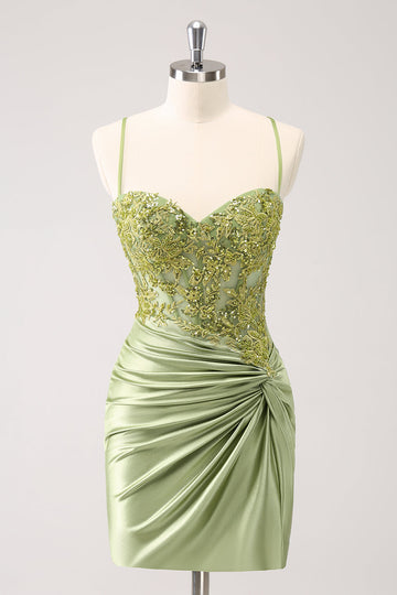 Vestido de fiesta plisado con apliques y cordones en la espalda de color verde militar brillante